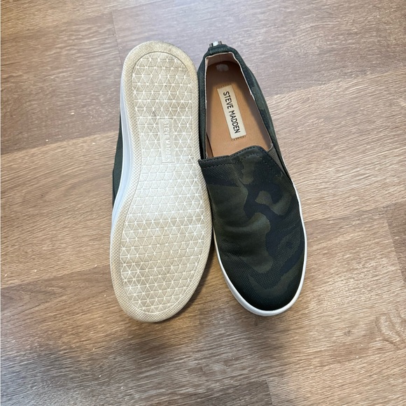 Steve Madden Camo slip ons - Picture 3 of 5